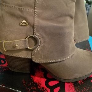 Fergalicious Gray Women's Boots size 9